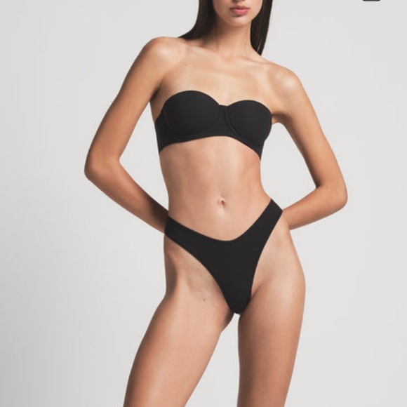 SKIMS NBW Fits Everybody Strapless Bra 34C Onyx - Picture 2 of 6